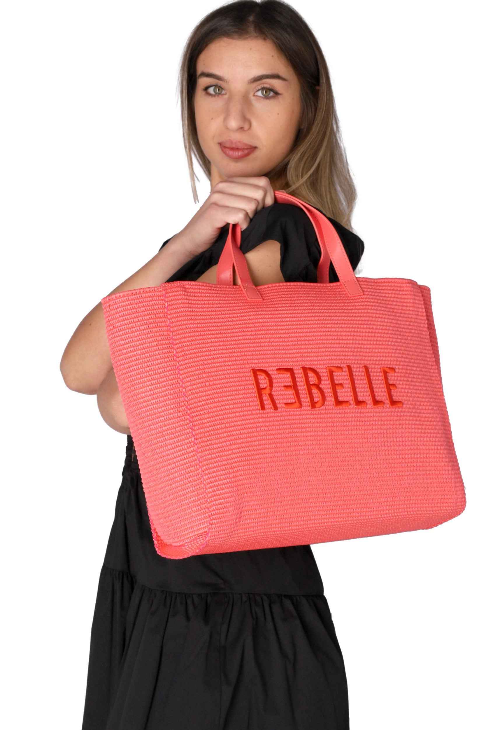 REBELLE - D ASHANTI Borsa