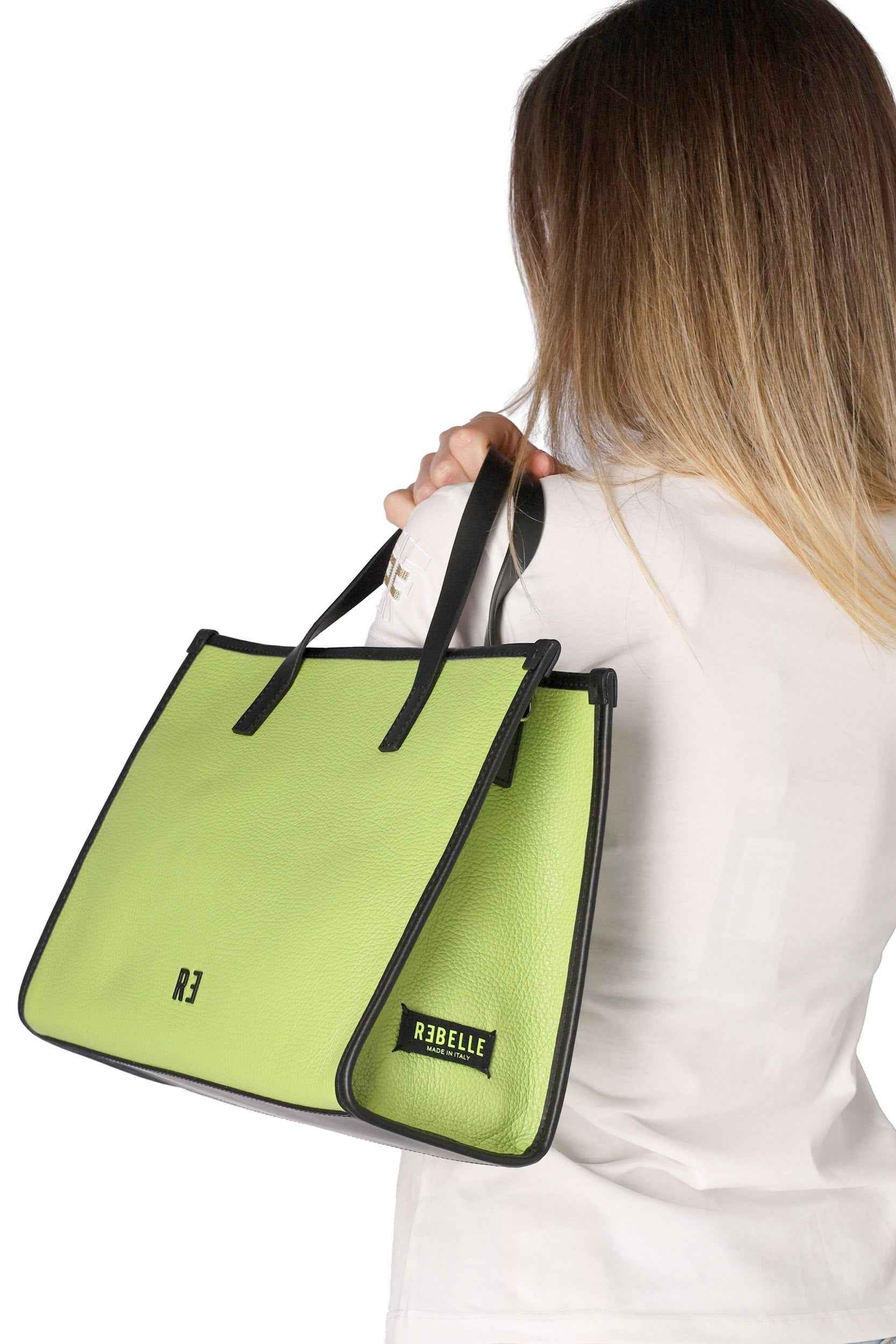 REBELLE - D ASTRA Borsa