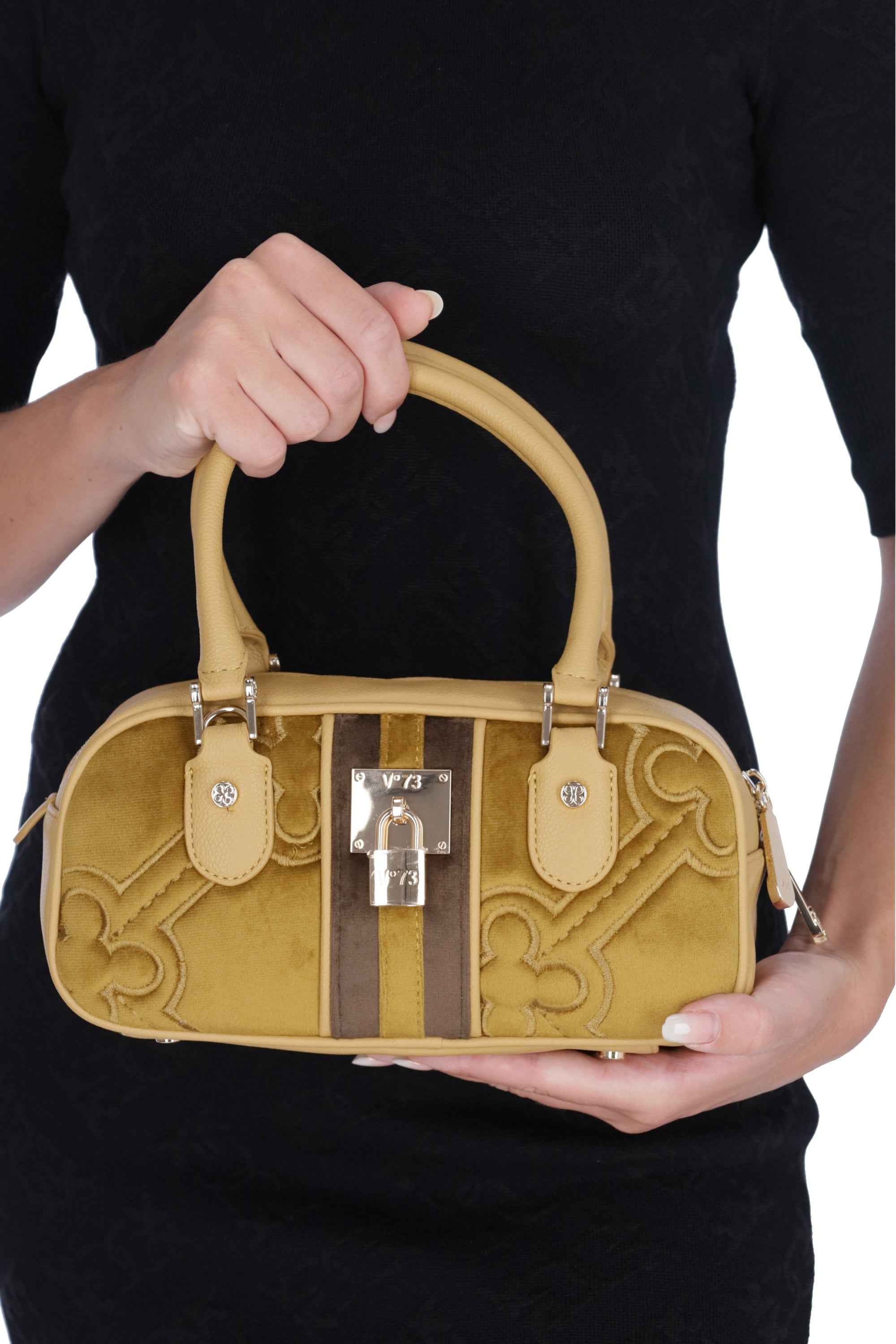 V°73 - D 73BS8F102 Borsa