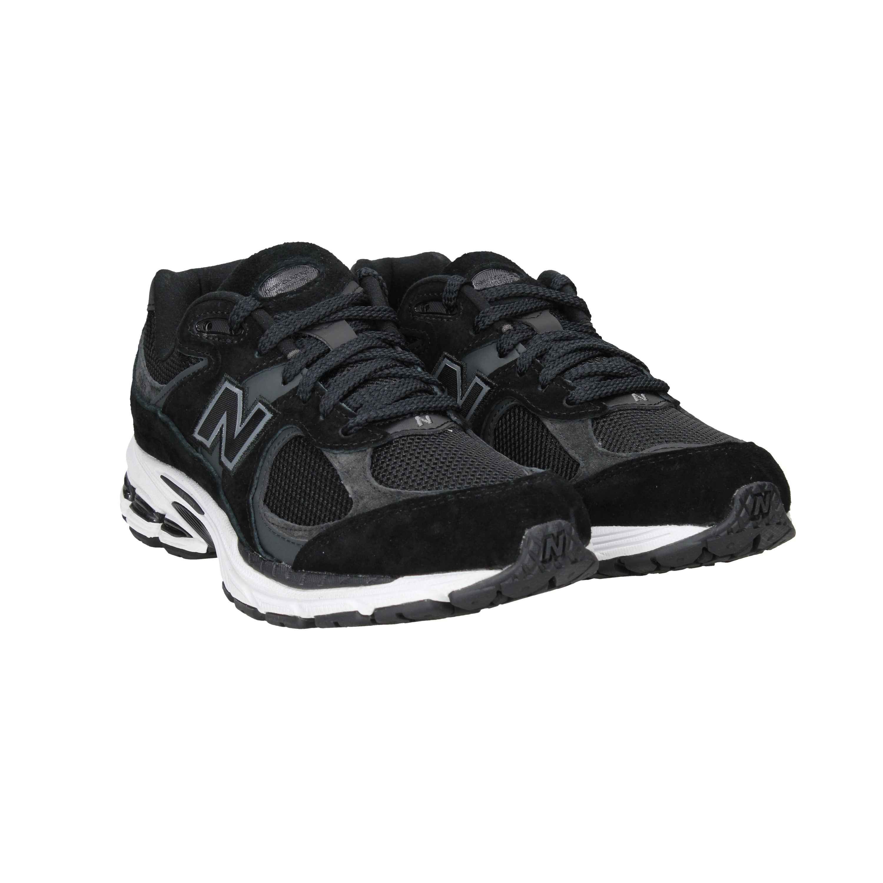 NEW BALANCE  - U M 2002 RBK Sneakers