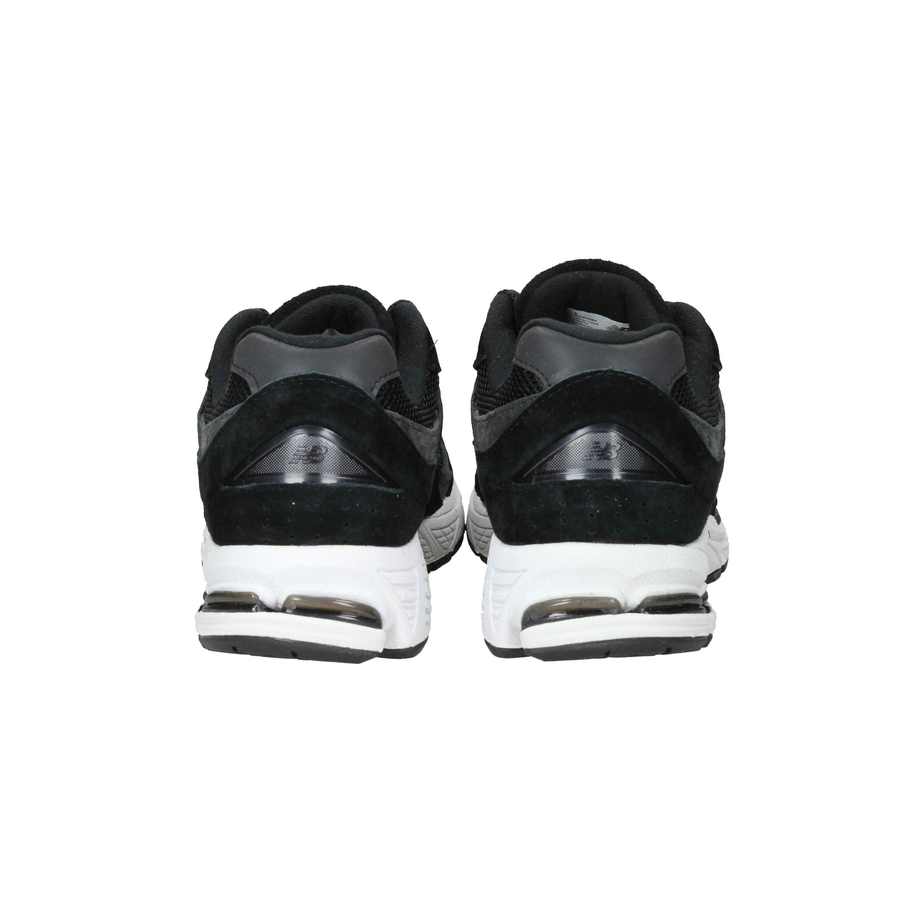 NEW BALANCE  - U M 2002 RBK Sneakers