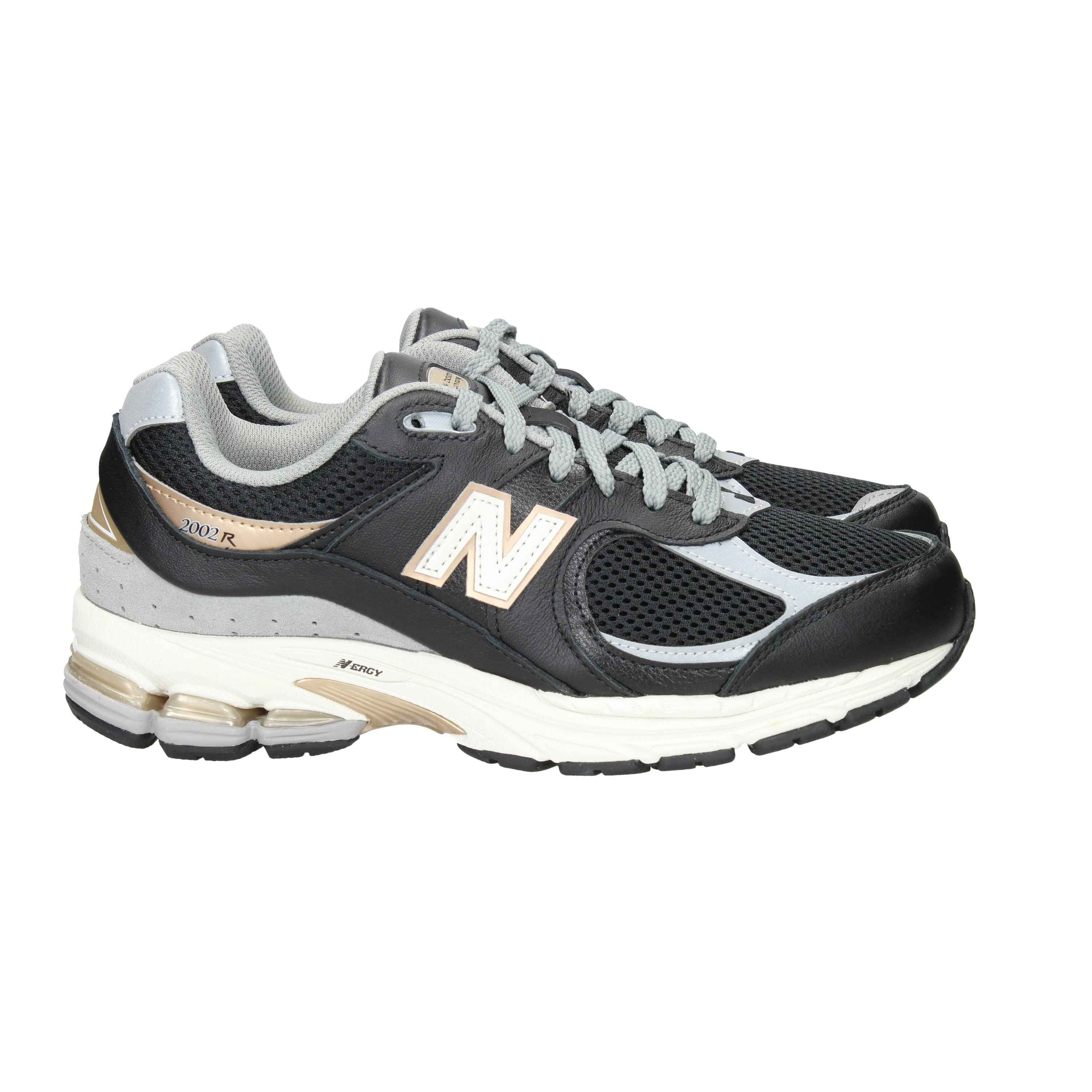 NEW BALANCE  - U M 2002 RPO Sneakers