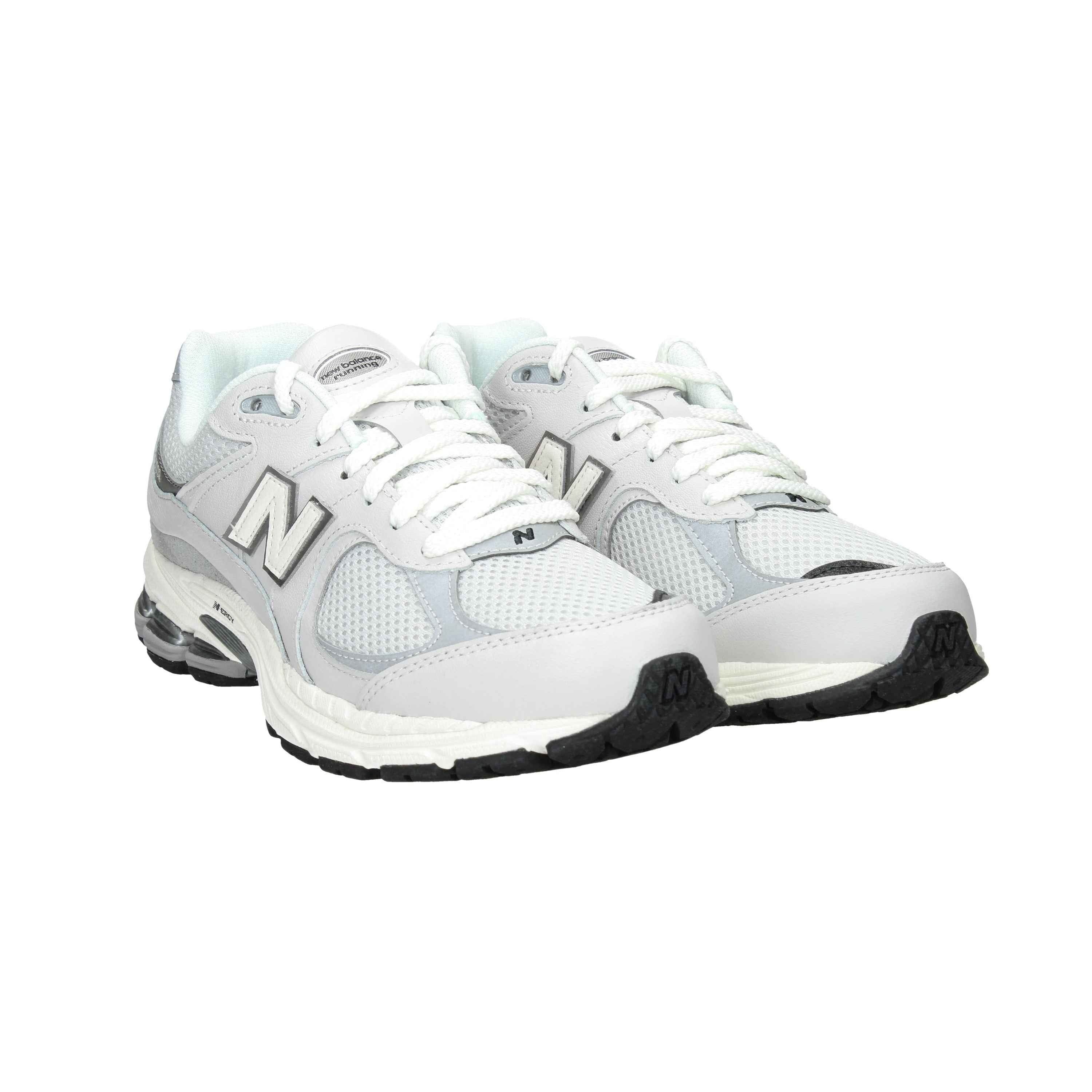 NEW BALANCE  - U M 2002 RPP Sneakers
