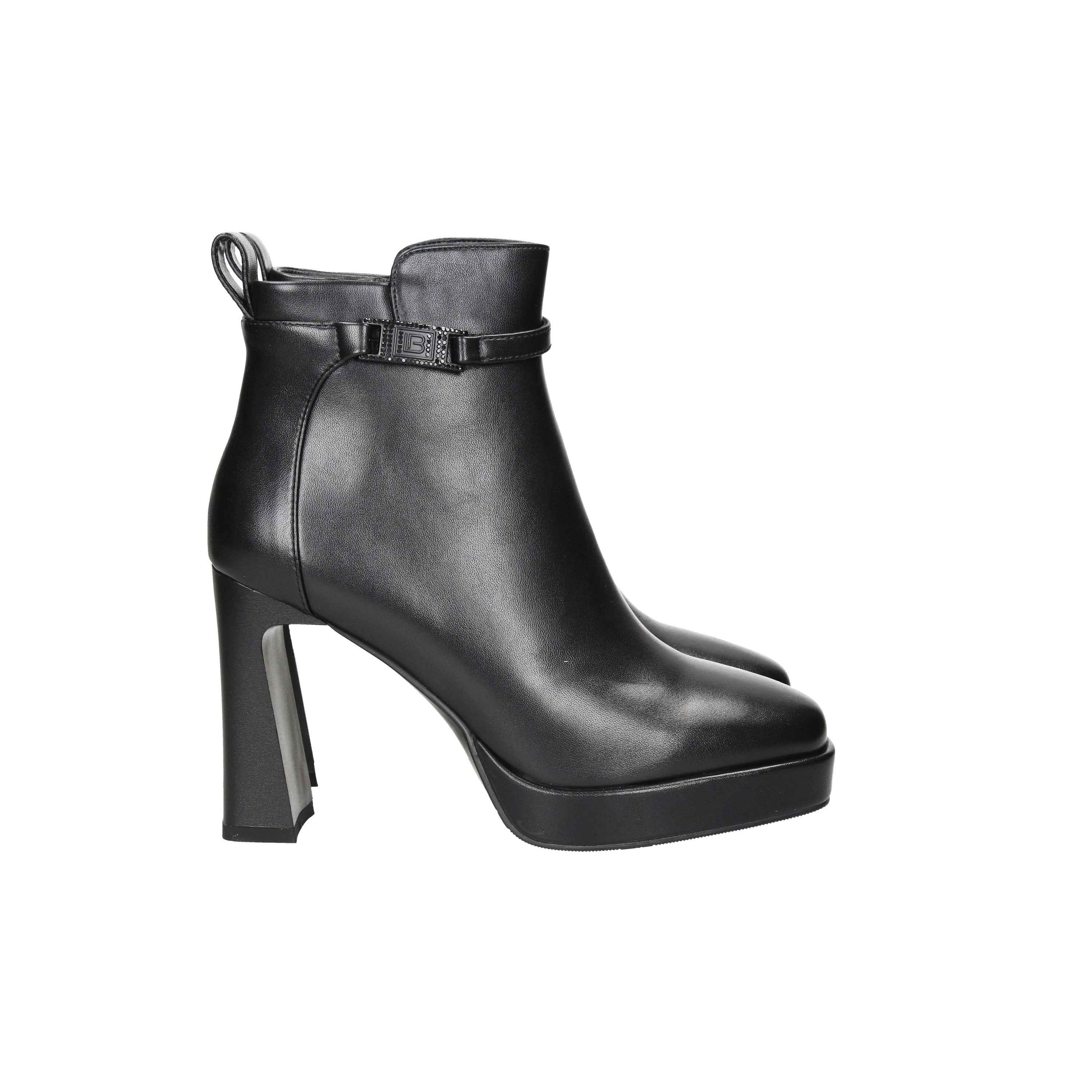 LAURA BIAGIOTTI - D 8862 Tronchetto