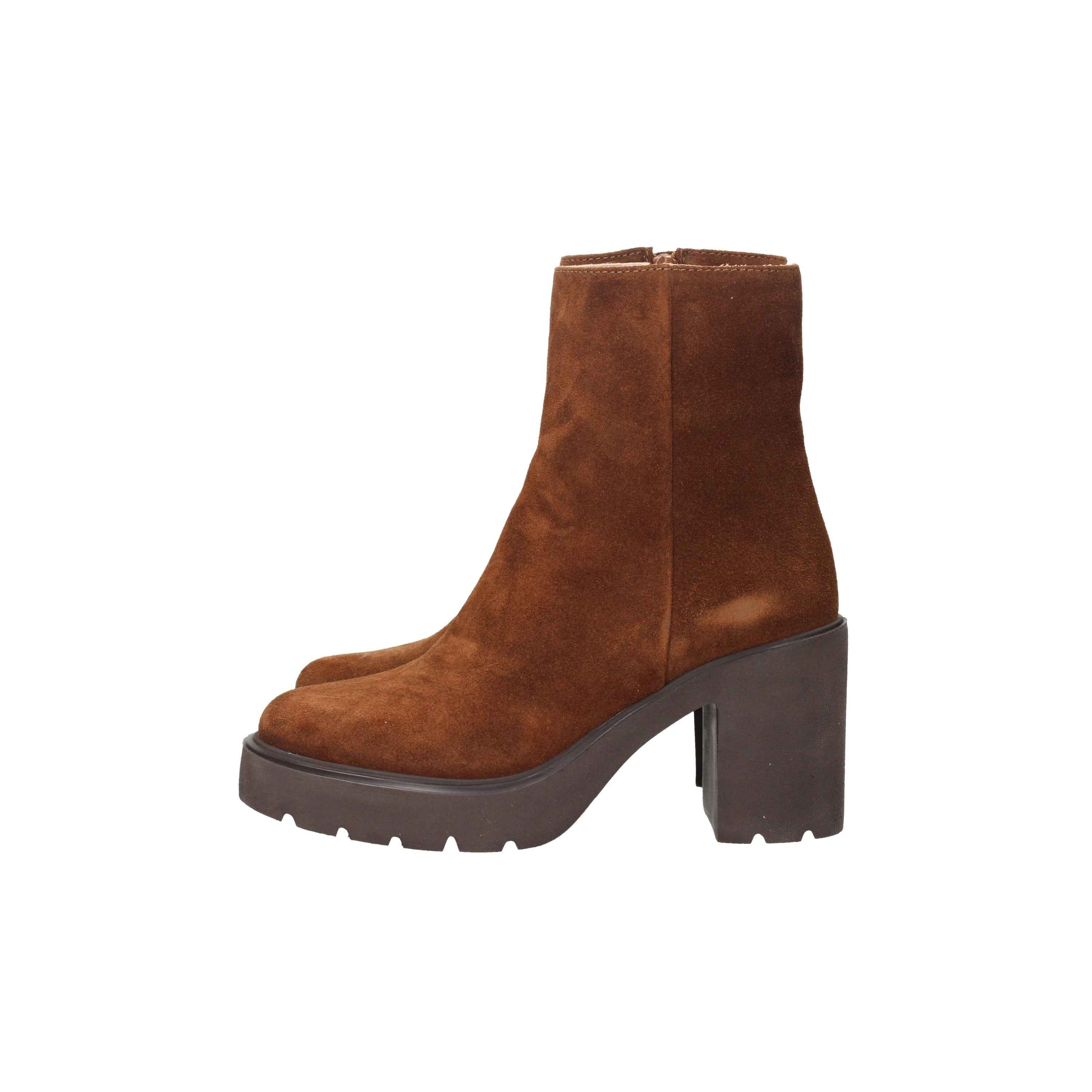 UNISA - D KHAN Tronchetto