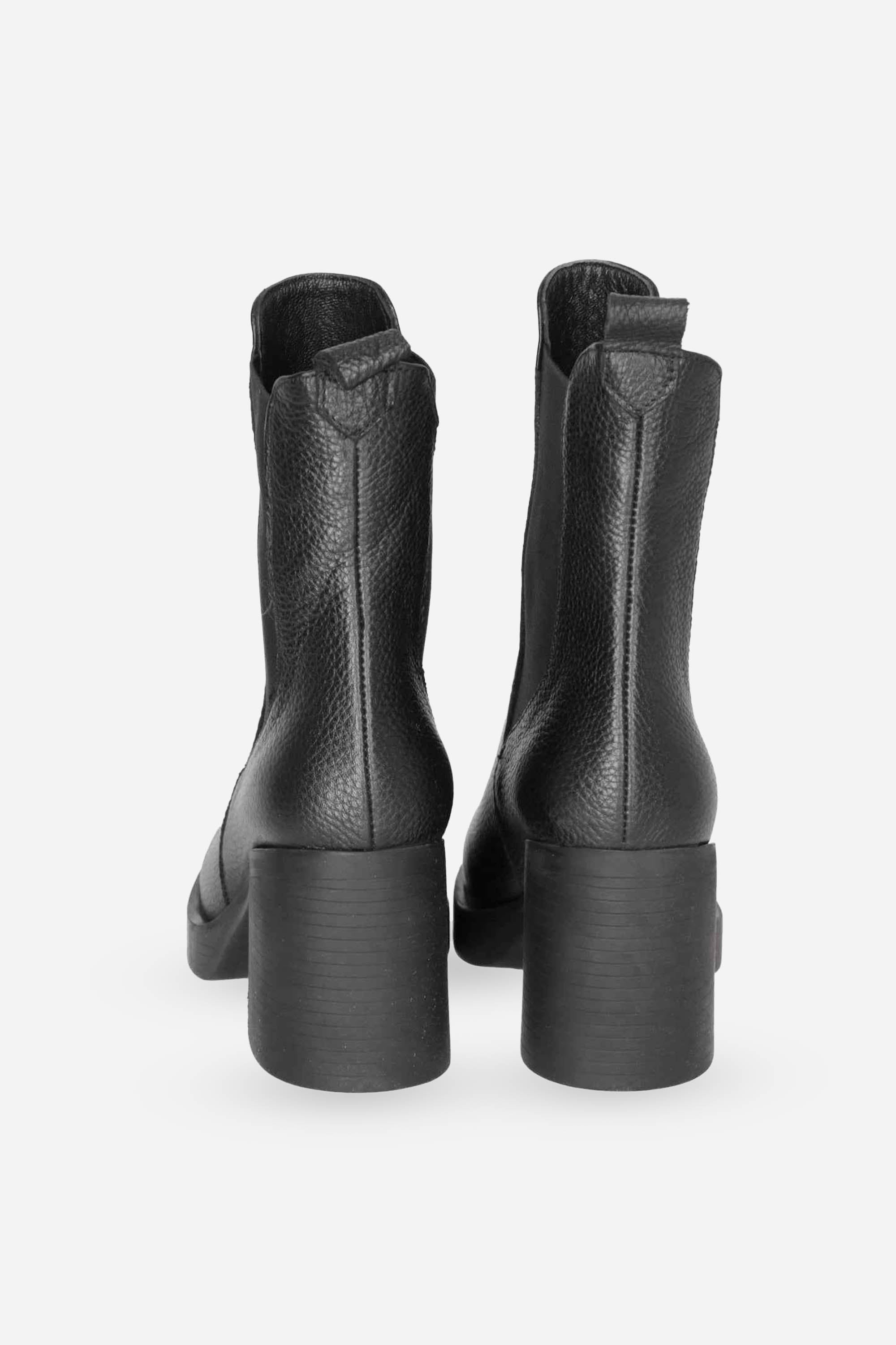 NERO | ALBANO - D H19 Tronchetto