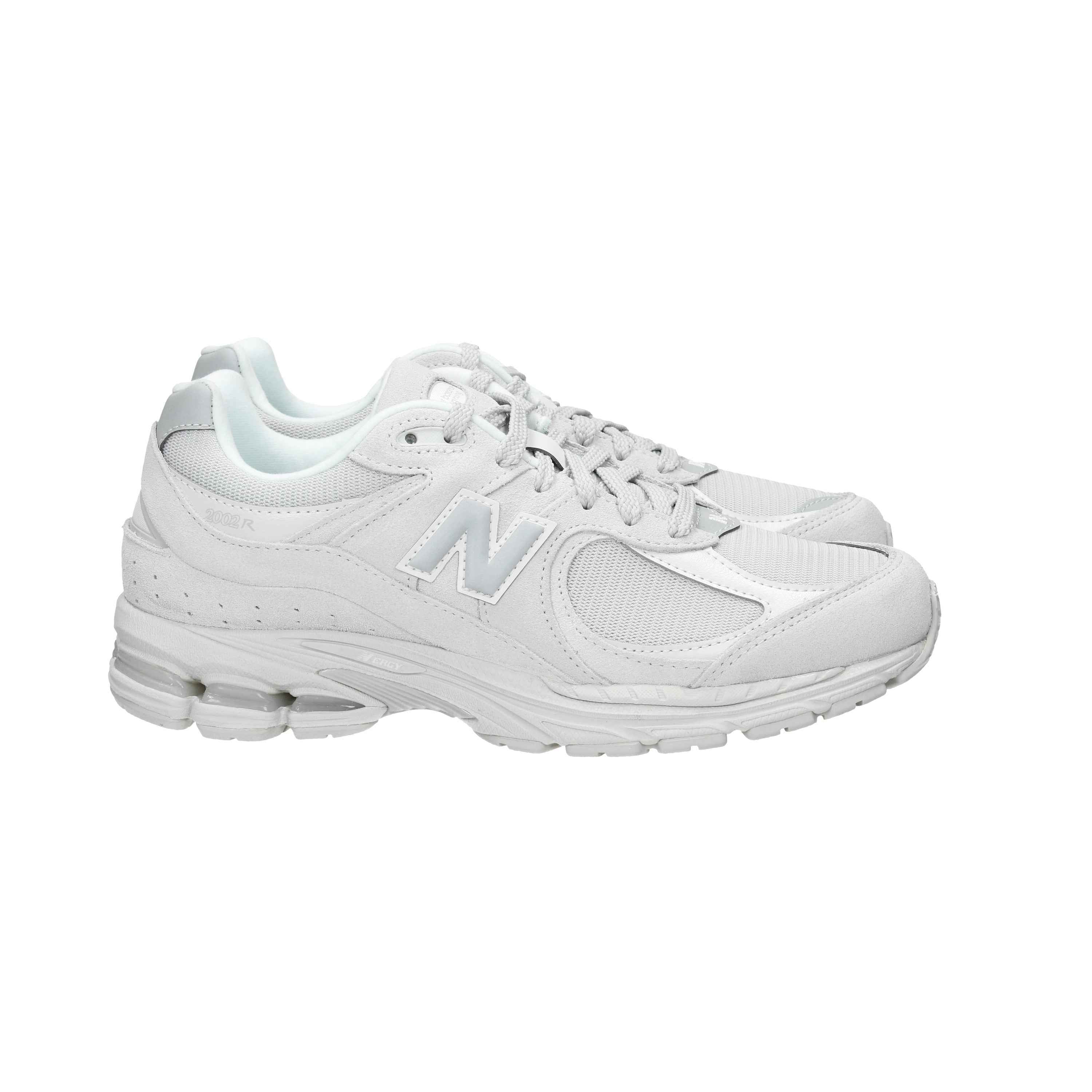 NEW BALANCE  - U 2002 RGR Sneakers