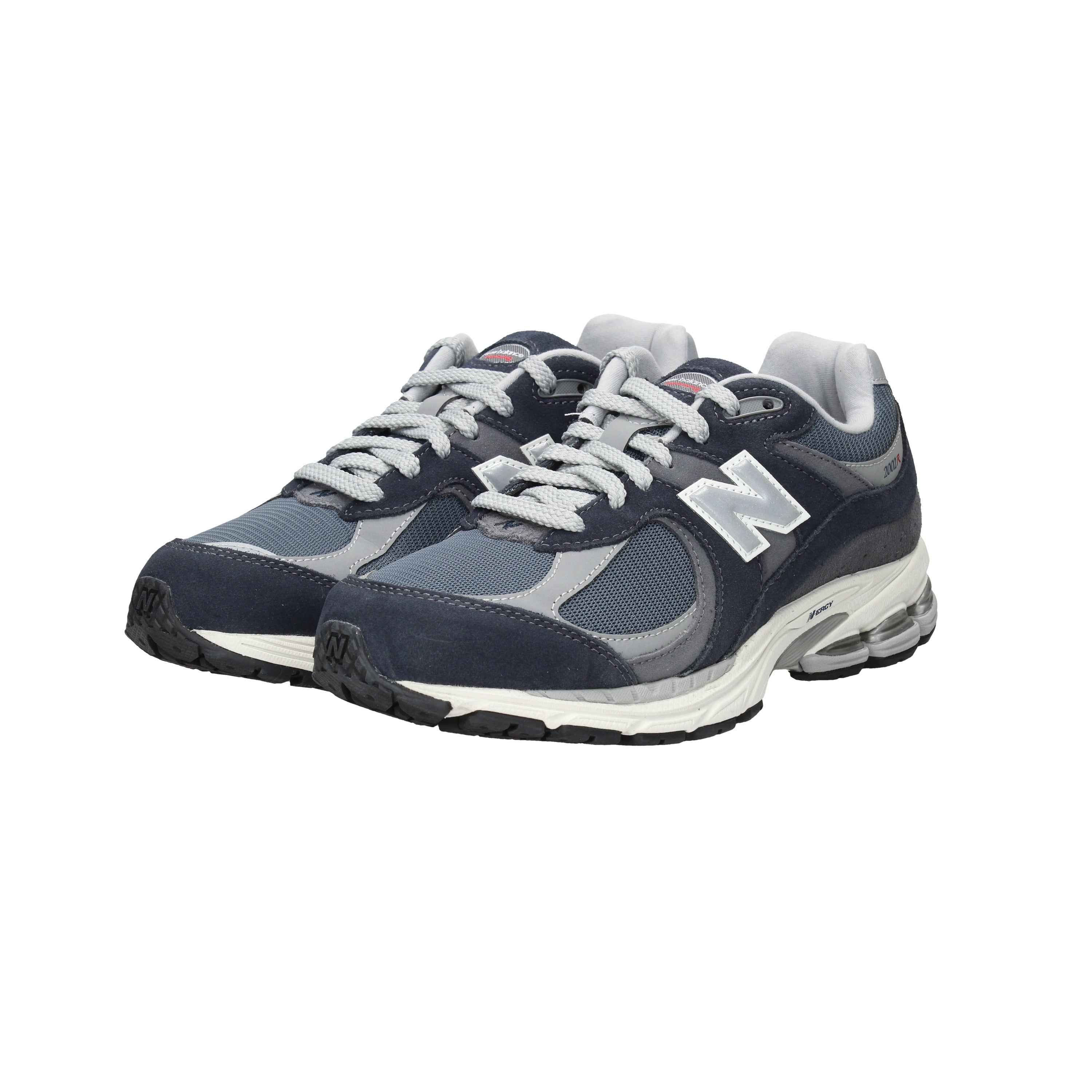 NEW BALANCE  - U M 2002 RSF Sneakers