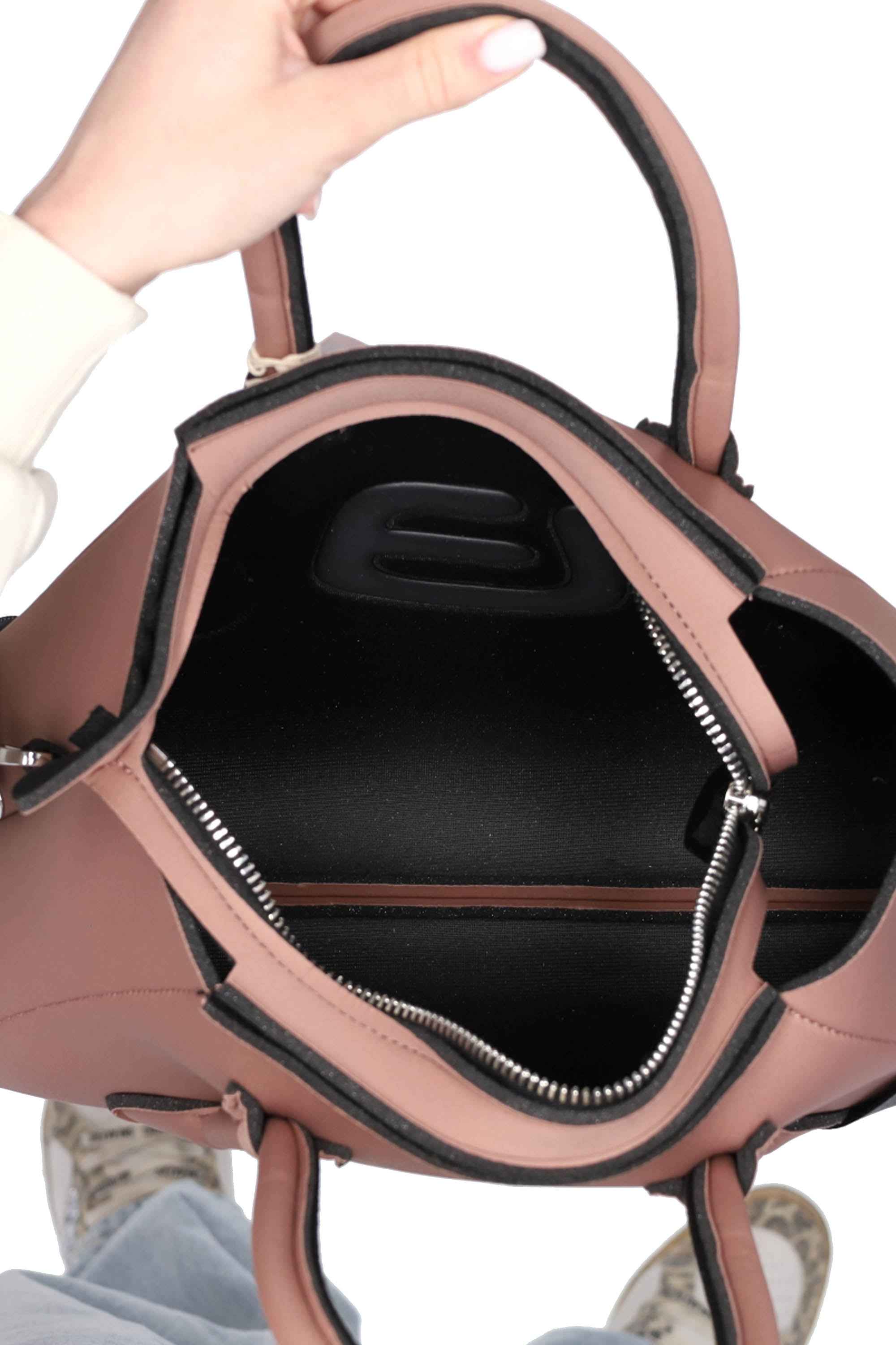 LA FILLE DES FLEURS - D MALDIVETFC Borsa