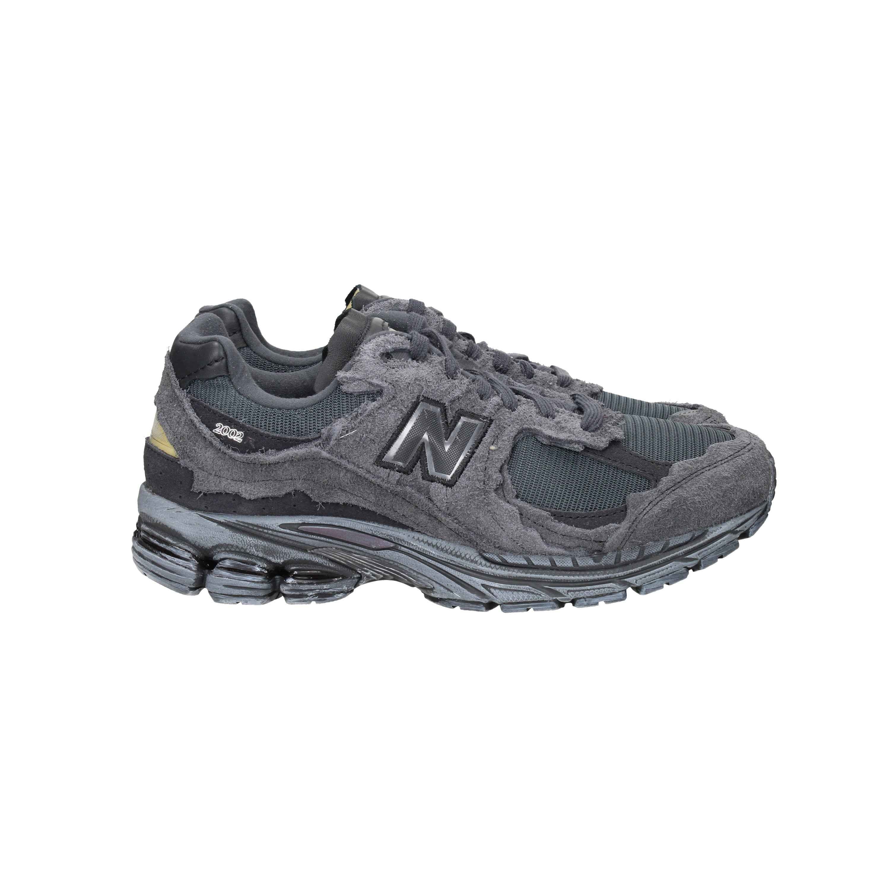 NEW BALANCE  - U M 2002 RDB Sneakers