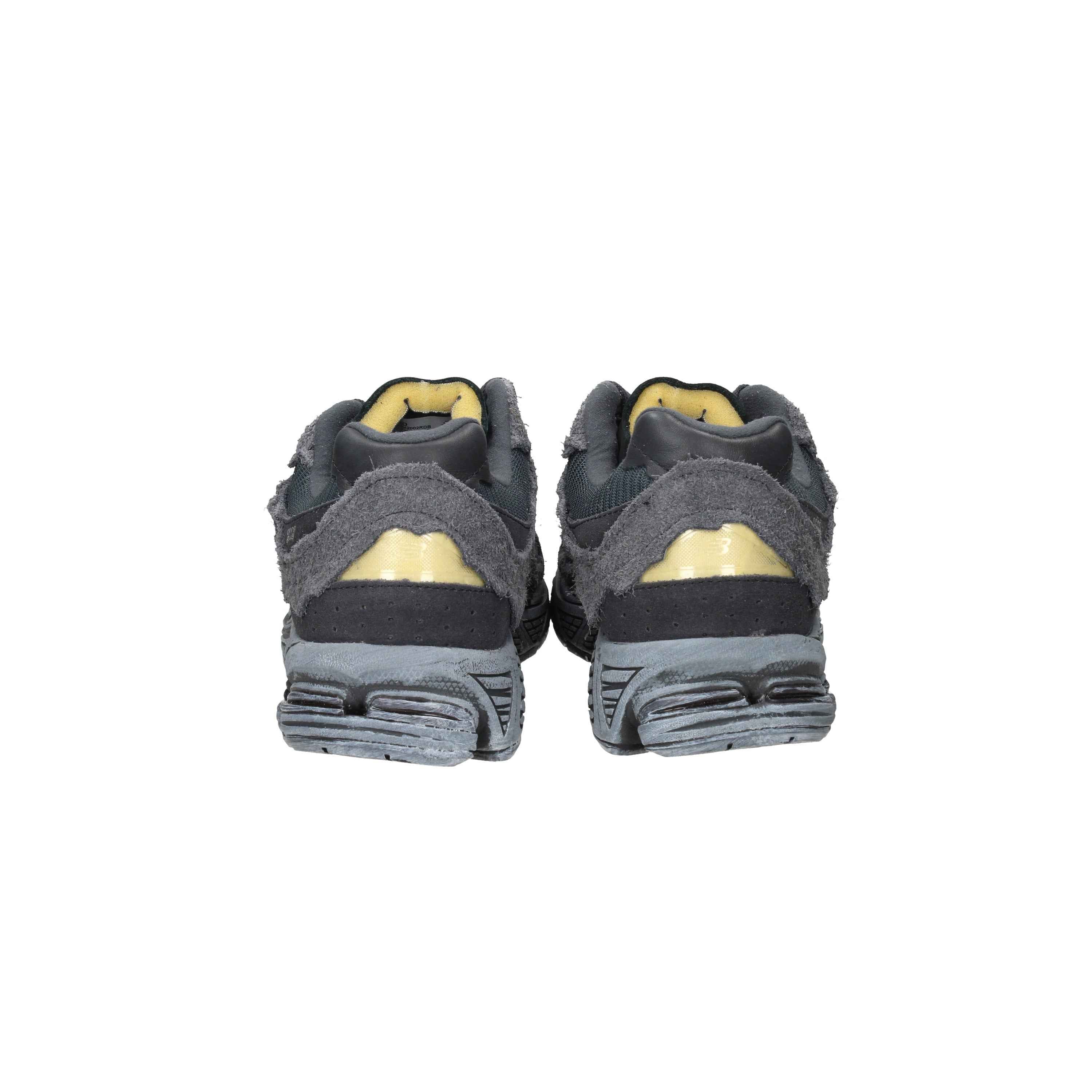 NEW BALANCE  - U M 2002 RDB Sneakers