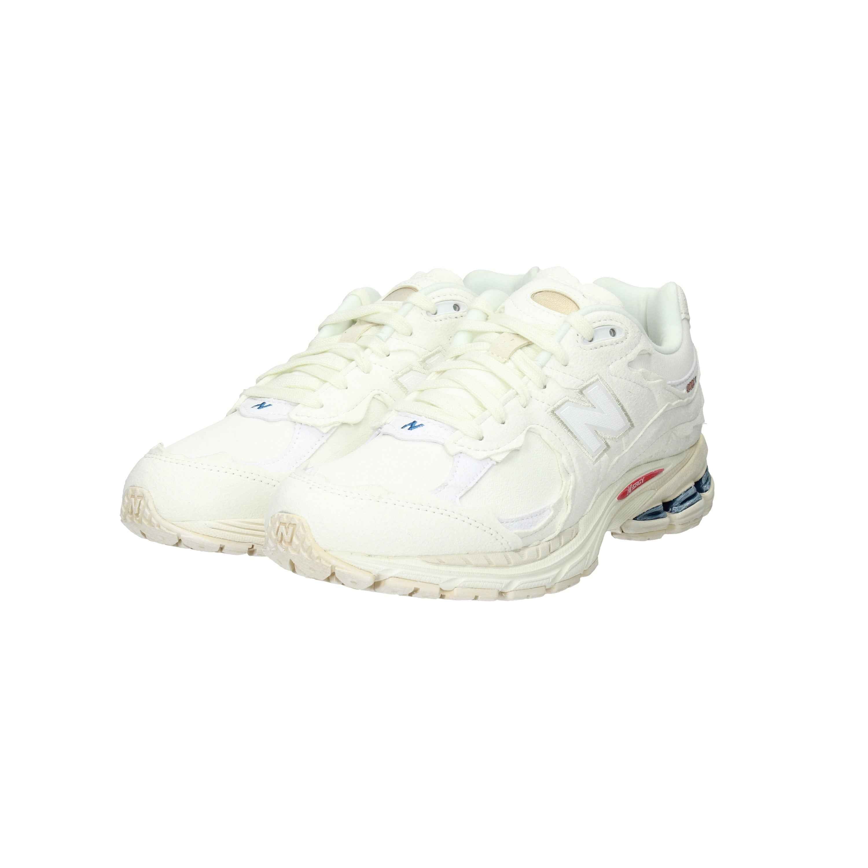 NEW BALANCE  - U M 2002 RDC Sneakers