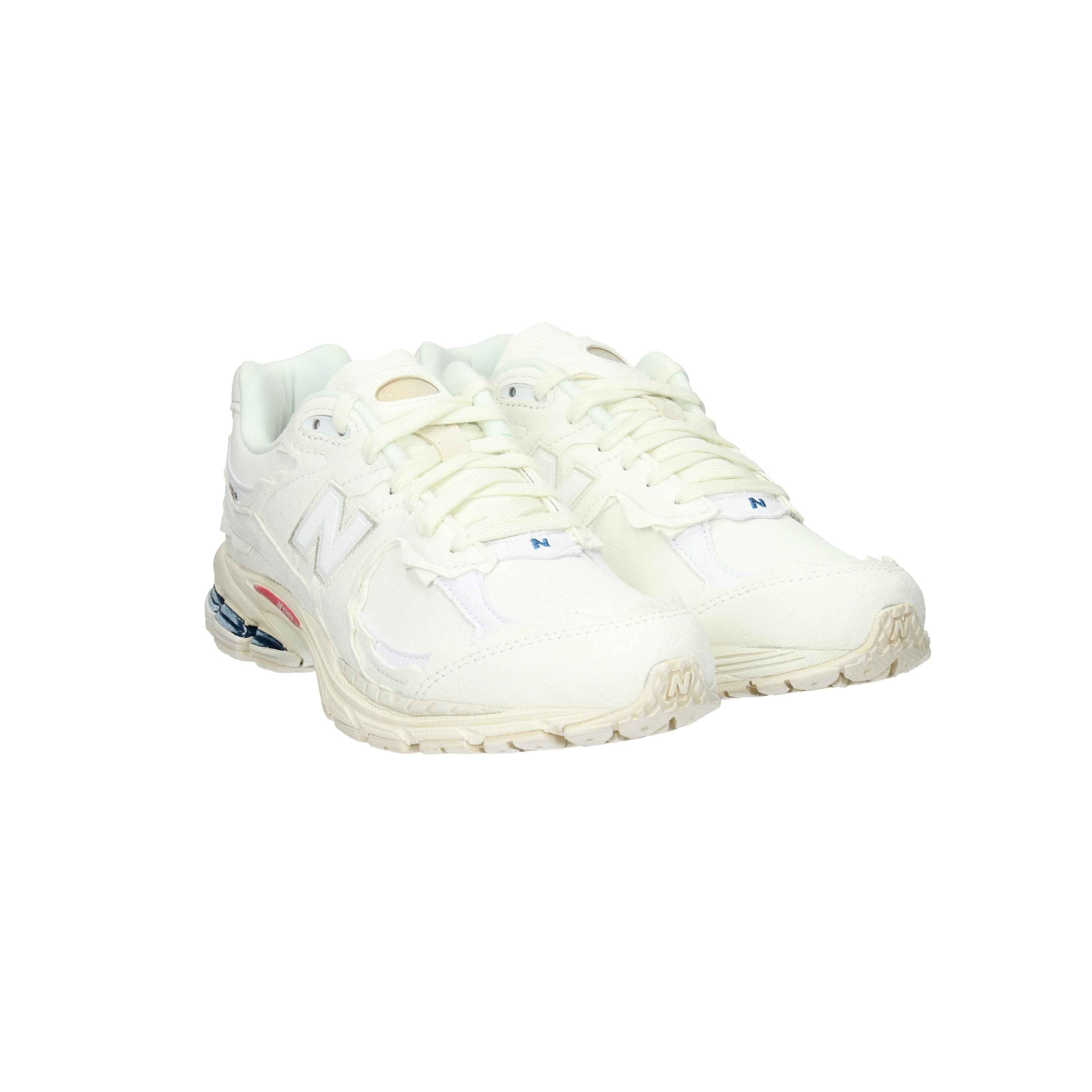 NEW BALANCE  - U M 2002 RDC Sneakers