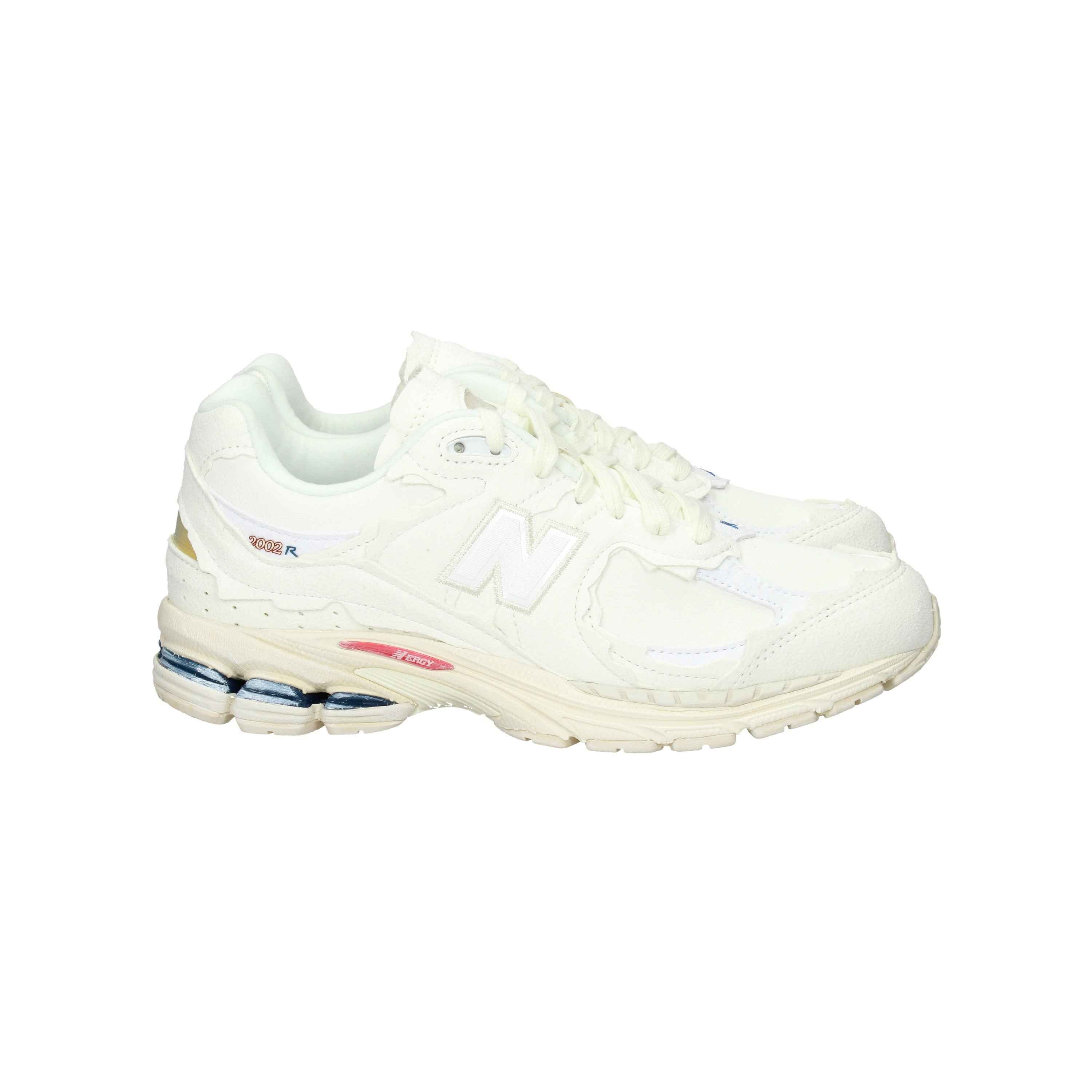NEW BALANCE  - U M 2002 RDC Sneakers