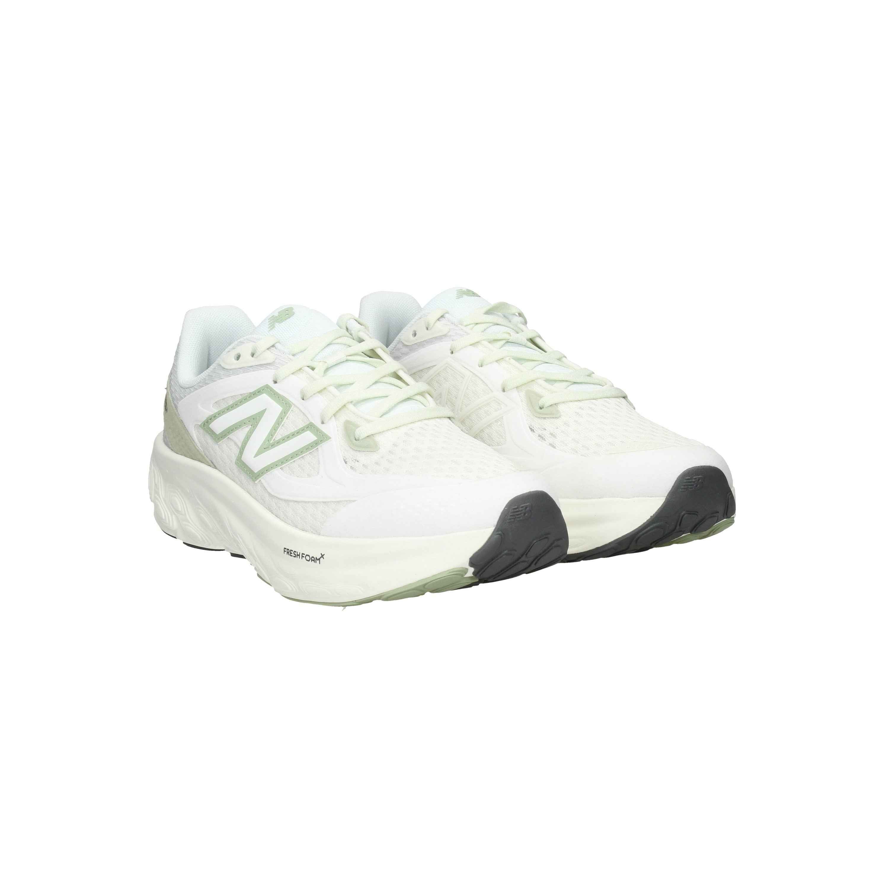 NEW BALANCE  - UTRNAF Sneakers