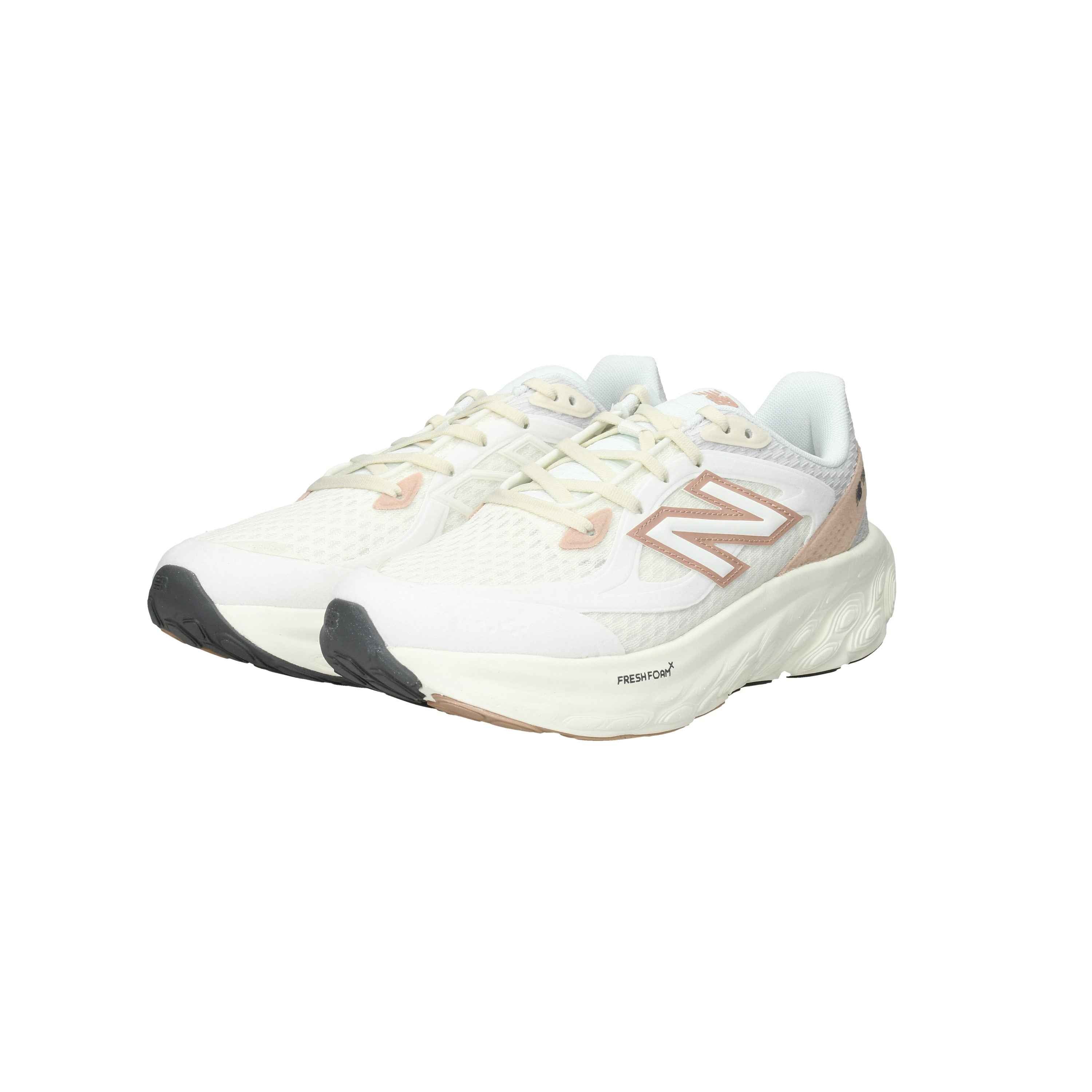 NEW BALANCE  - UTRNAE Sneakers