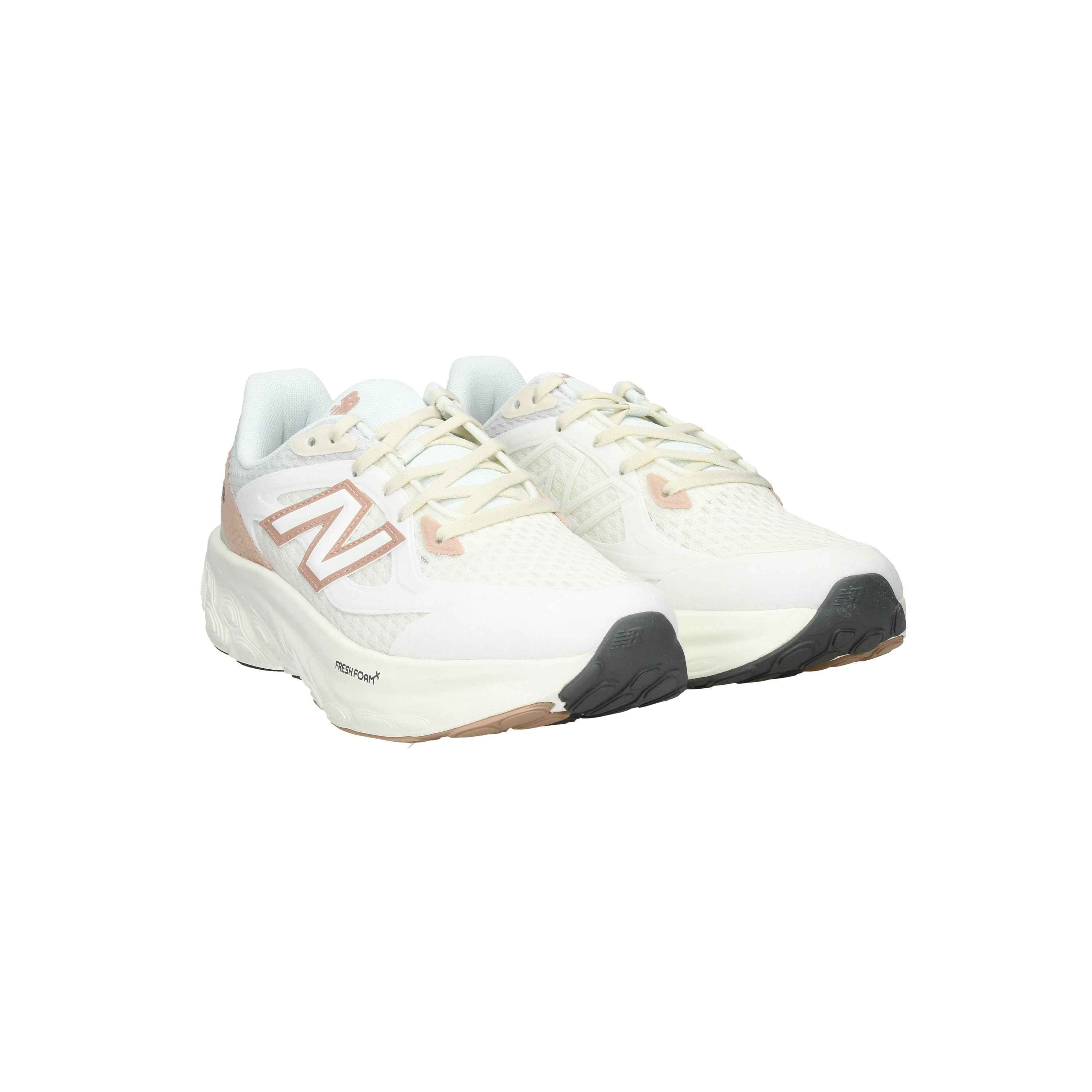NEW BALANCE  - UTRNAE Sneakers
