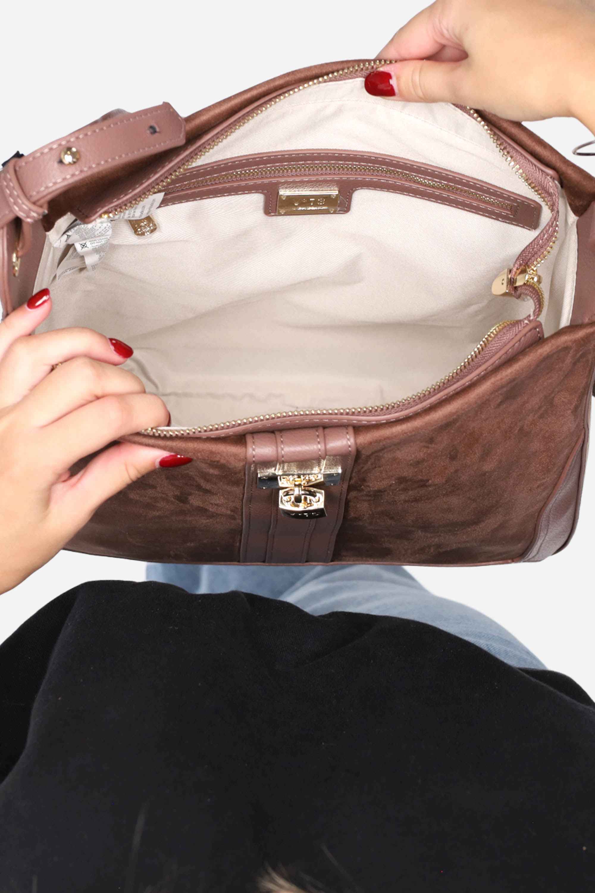 V°73 - D 73BS9AR06 Borsa