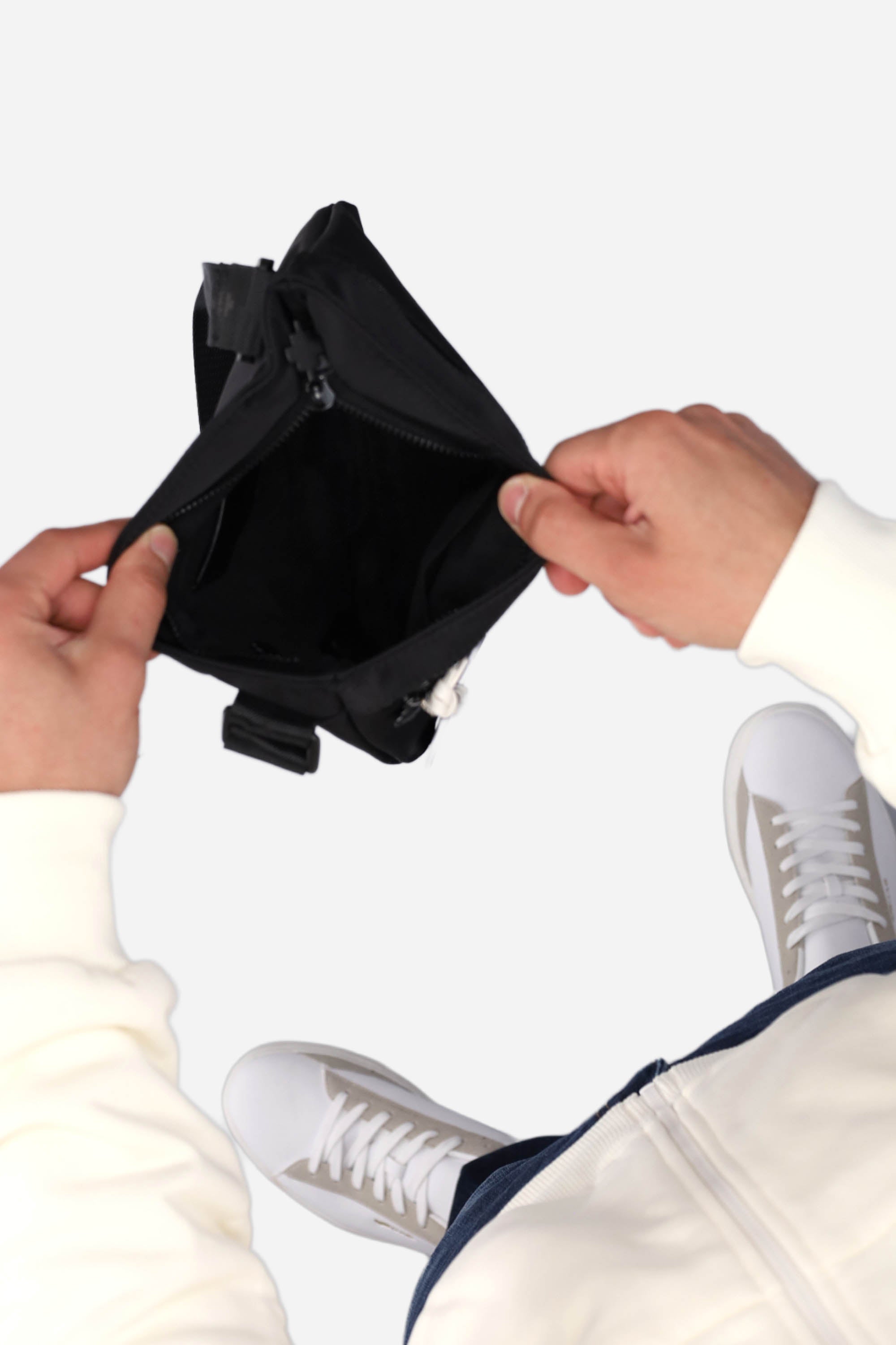 NERO | COUNTY OF MILAN - U COMAF250157 Borsa