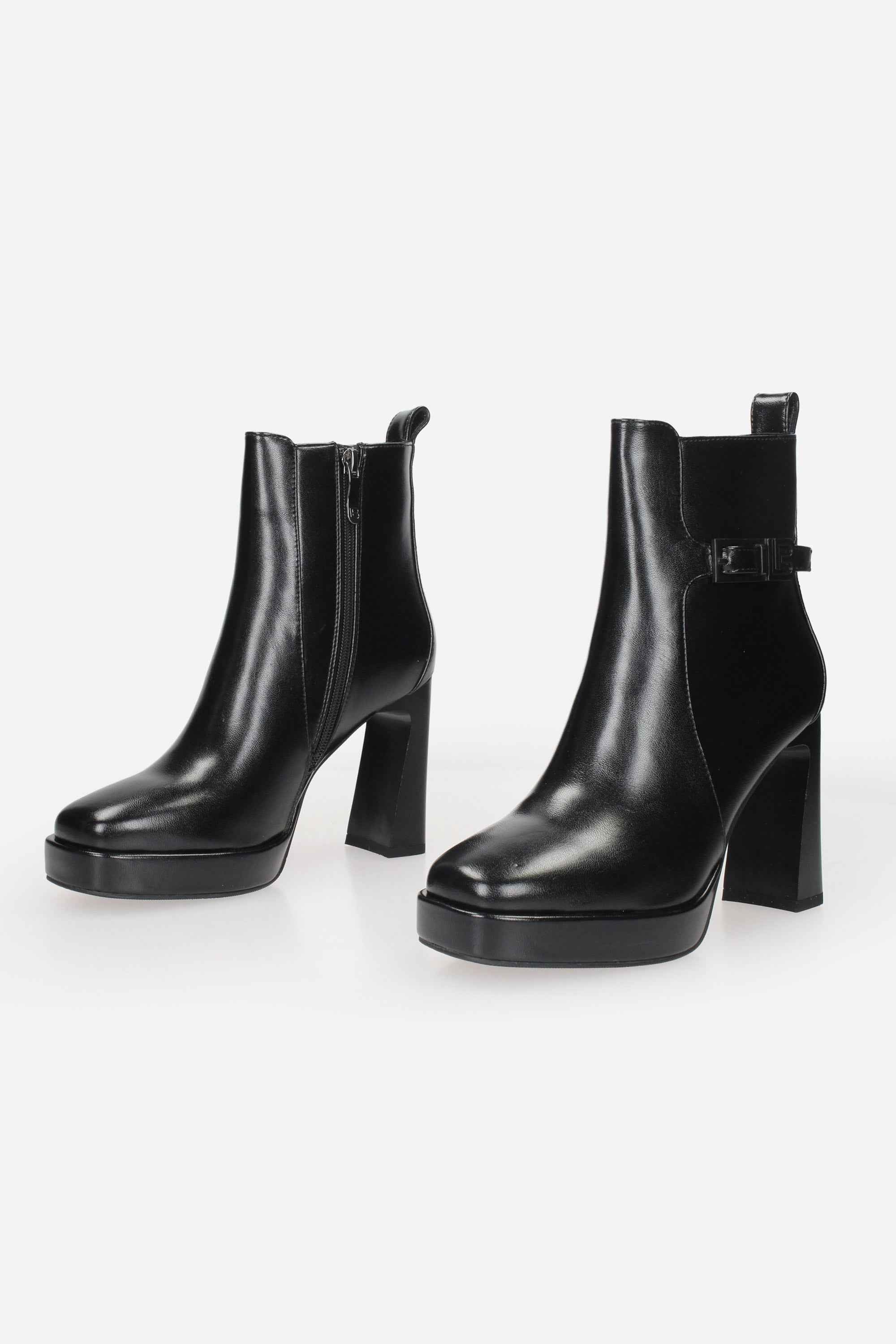 LAURA BIAGIOTTI - D 9383 Tronchetto