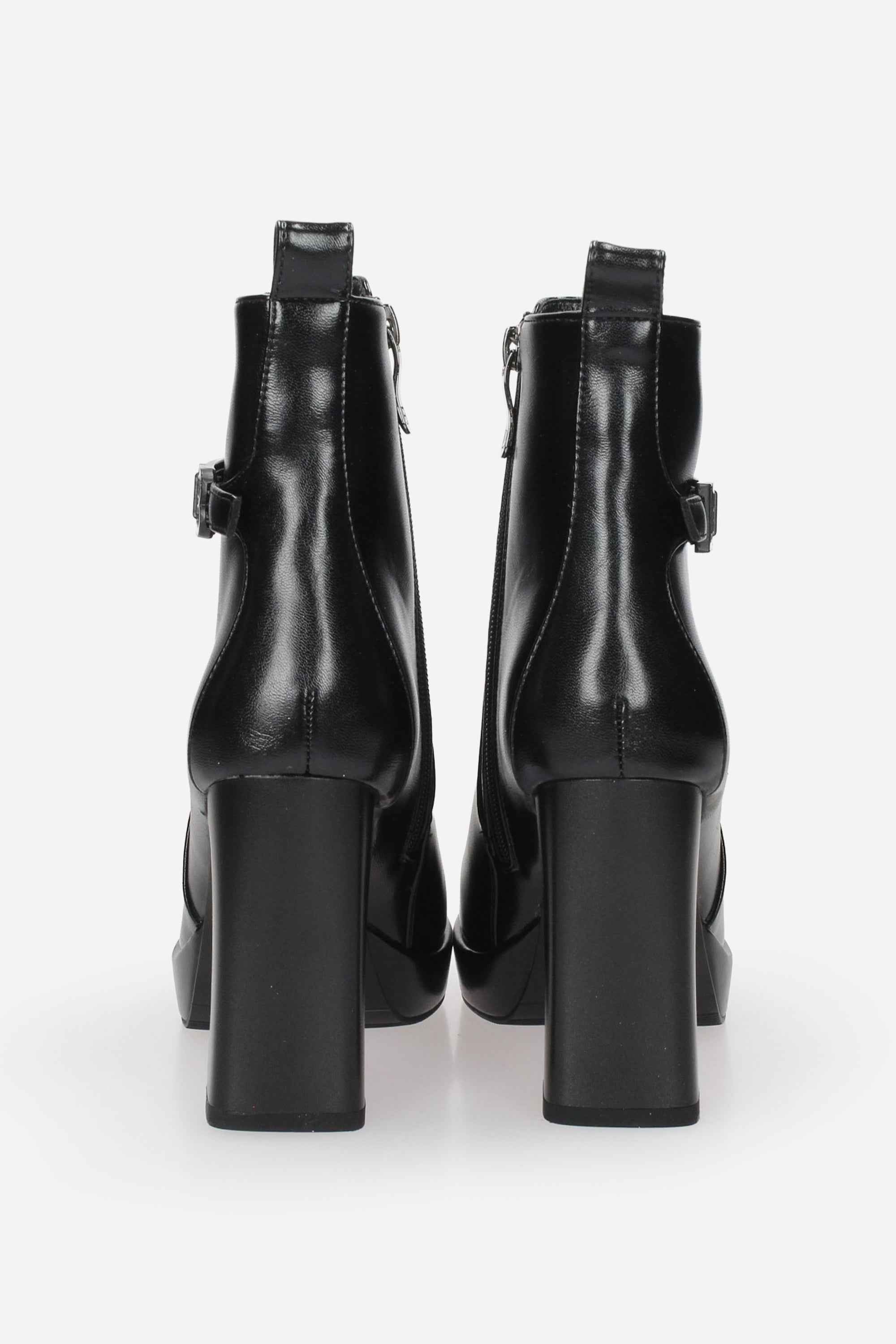 LAURA BIAGIOTTI - D 9383 Tronchetto