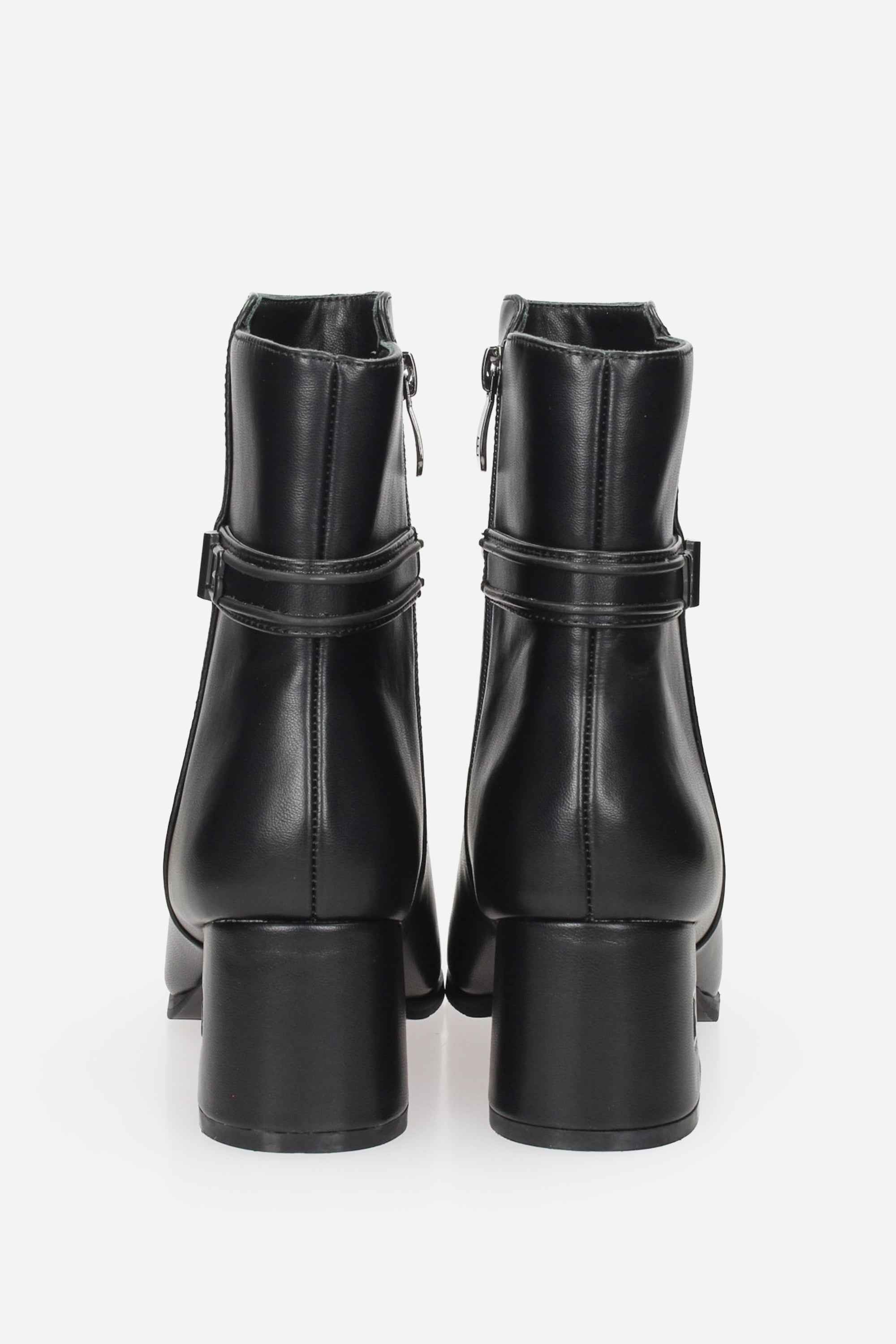 LAURA BIAGIOTTI - D 9372 Tronchetto