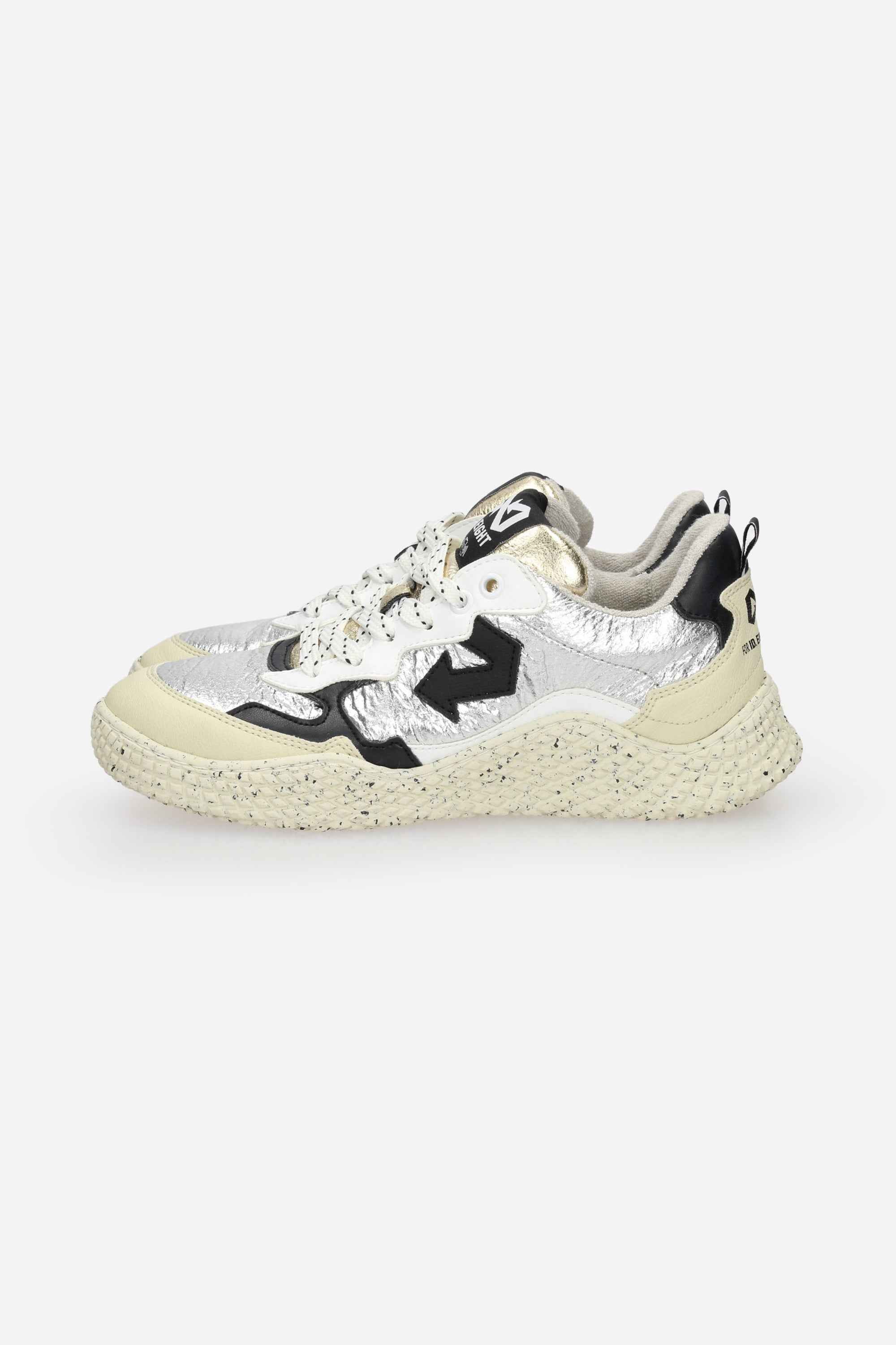 ID.EIGHT - D HANA Sneakers