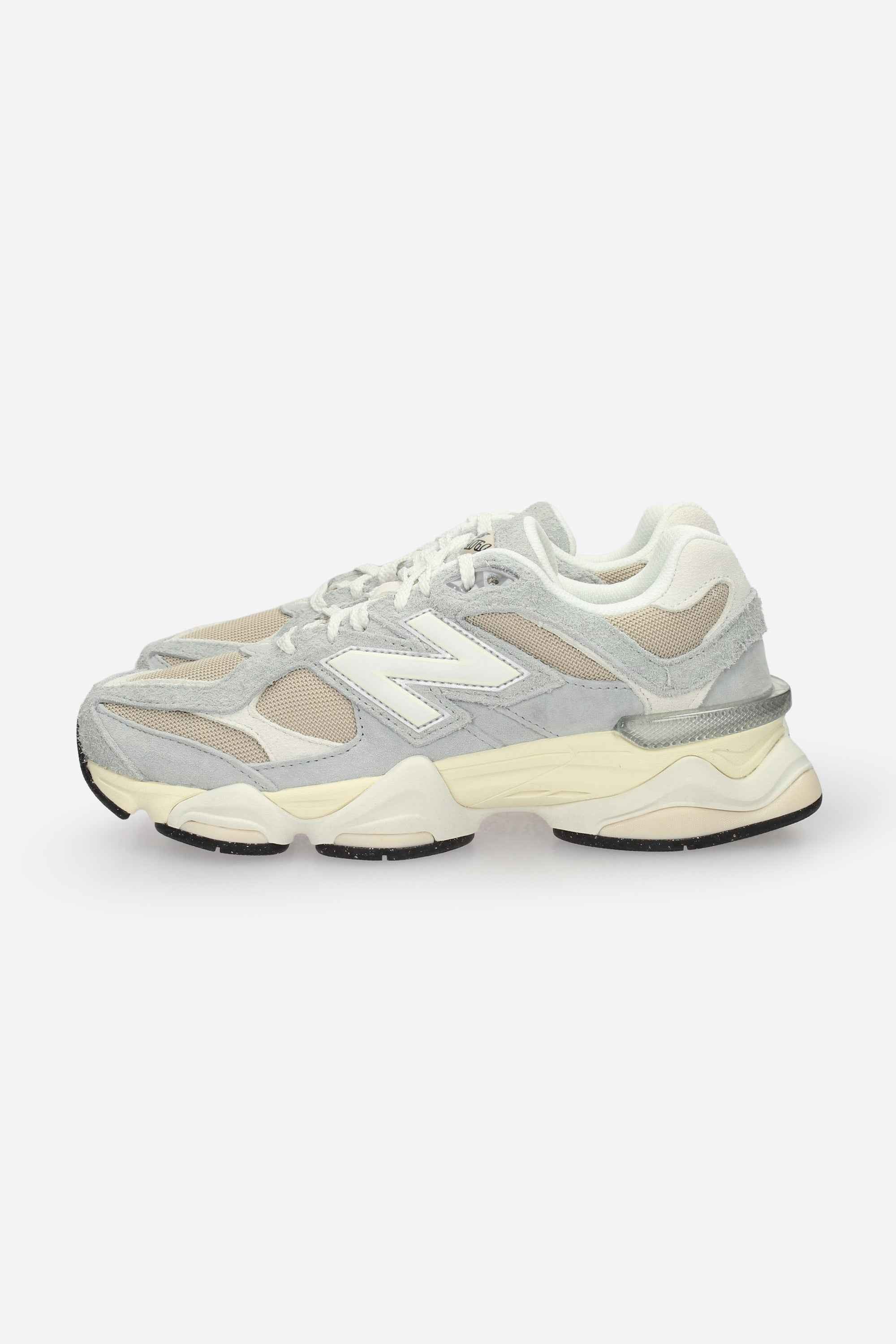 NEW BALANCE  - U 9060 440 Sneakers