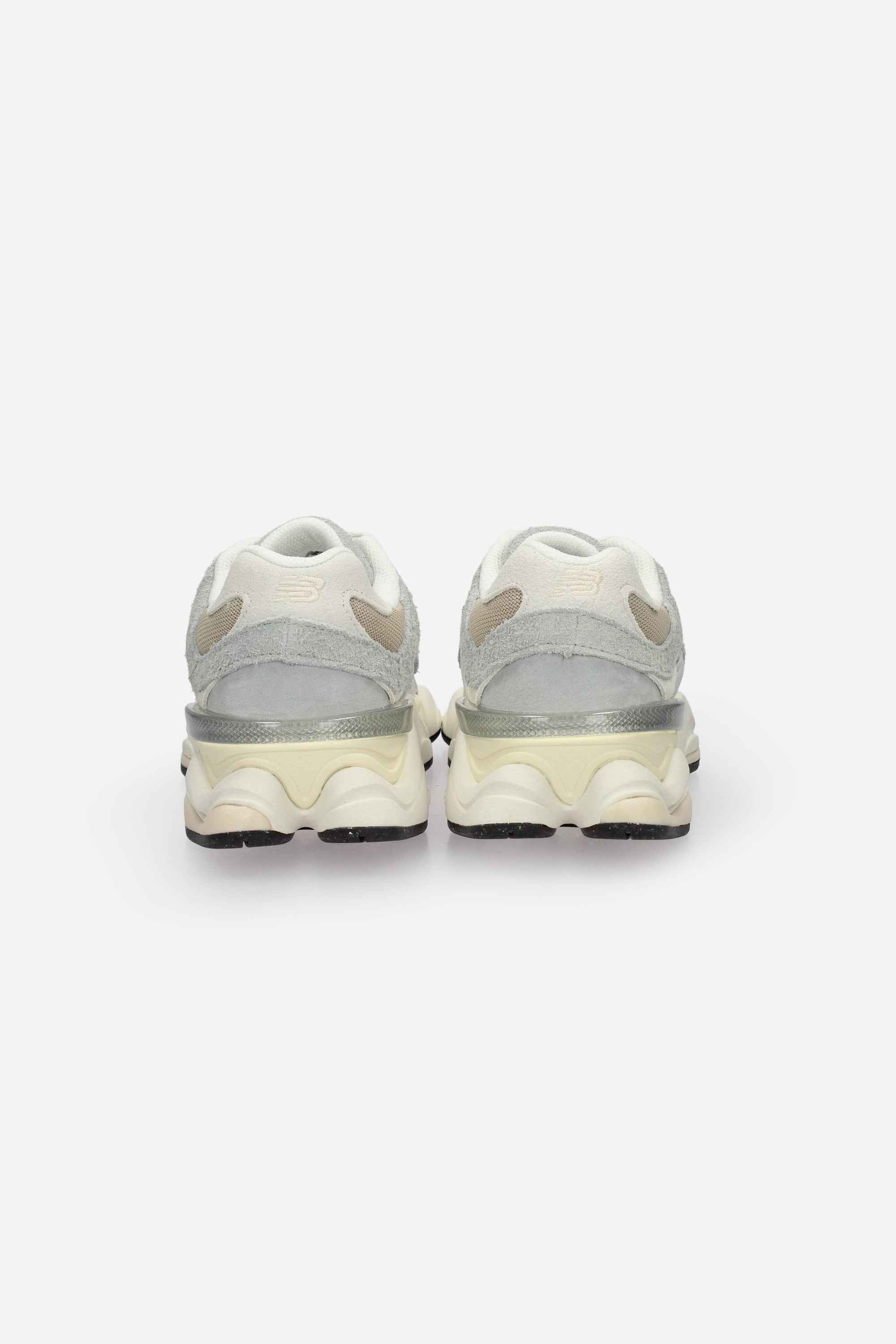 NEW BALANCE  - U 9060 440 Sneakers
