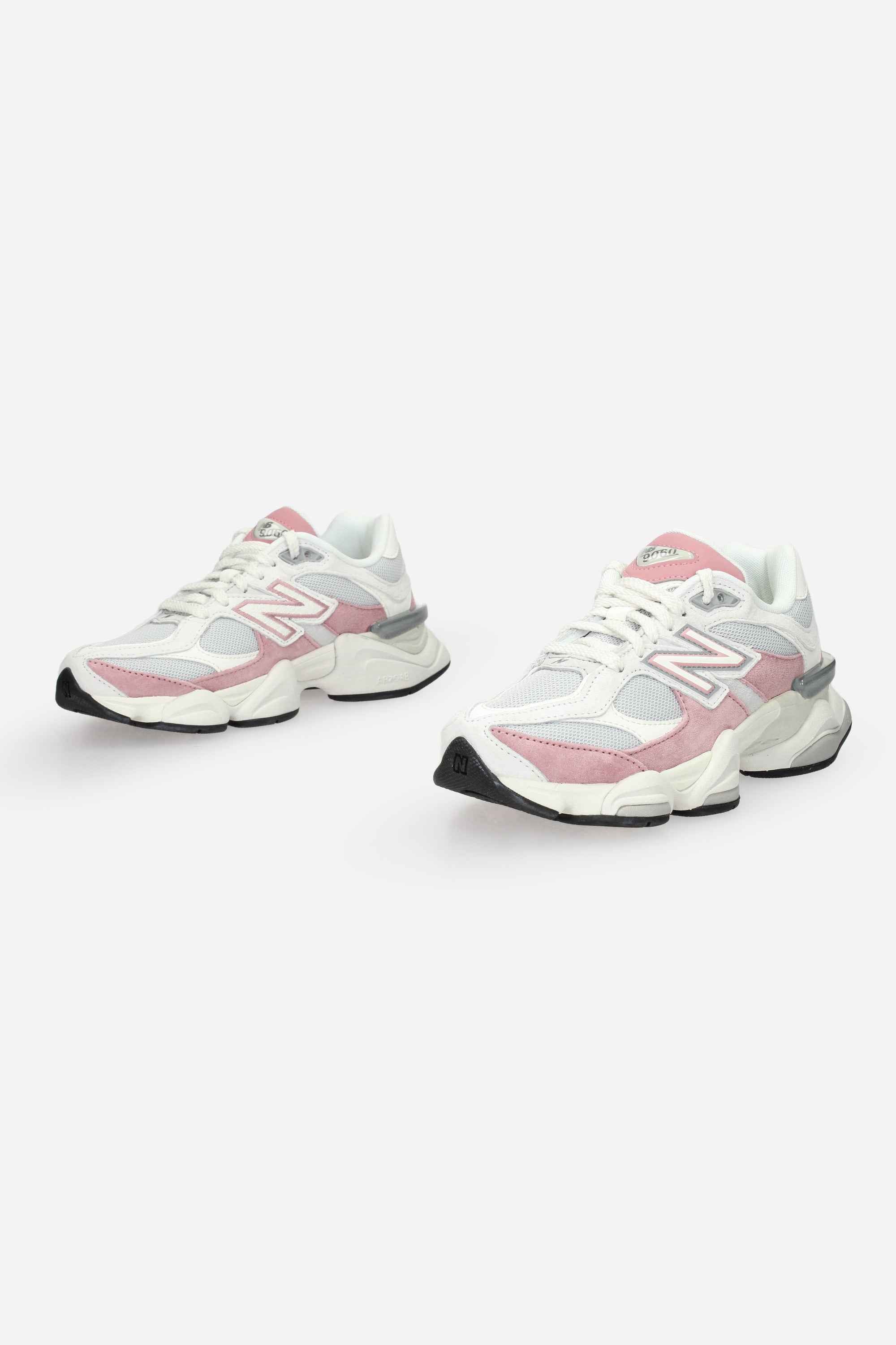 NEW BALANCE  - D U 9060 40V Sneakers