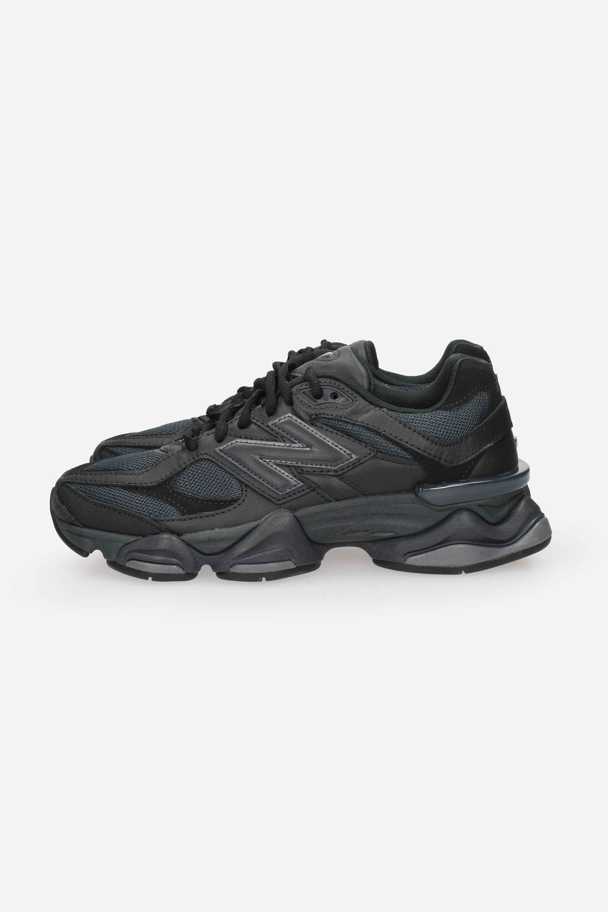 NEW BALANCE  - U 9060 NRI Sneakers