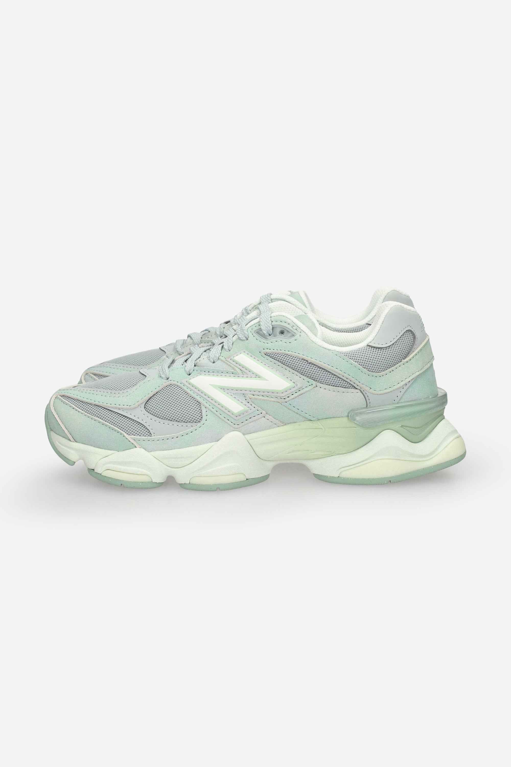 NEW BALANCE  - U 9060 8Z4 Sneakers